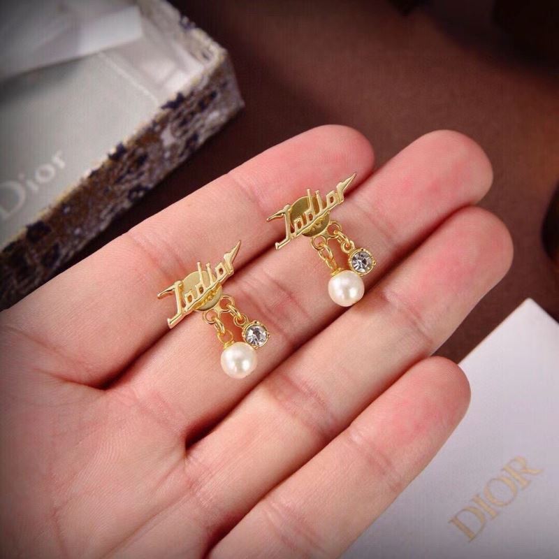 ch**an D*or necklaces